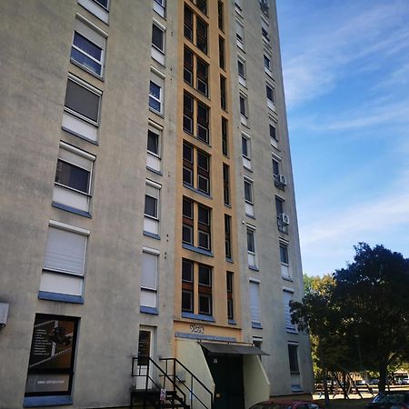 Central Park Apartman Szekszárd Екстериор снимка