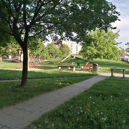 Central Park Apartman Szekszárd Екстериор снимка