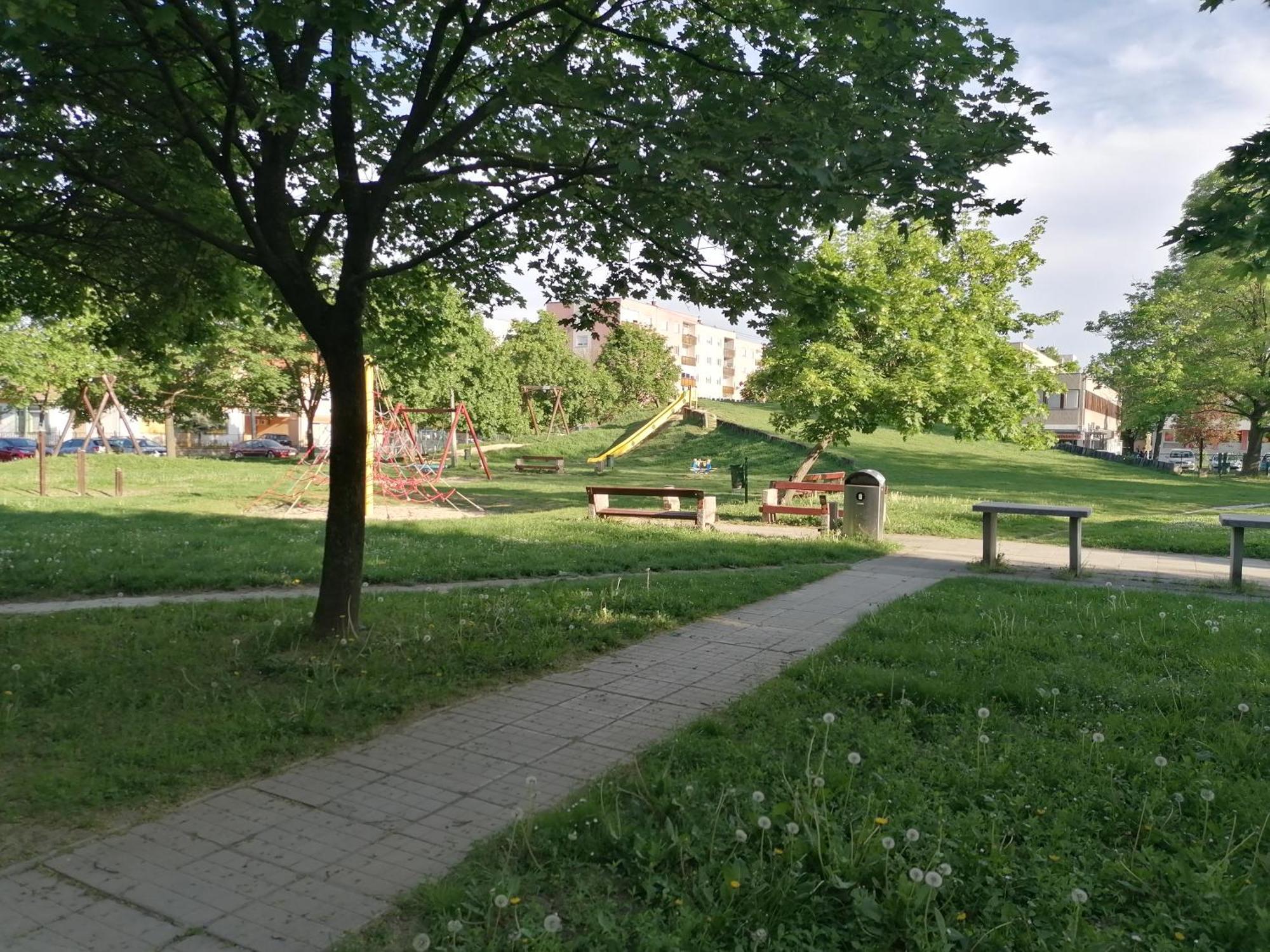 Central Park Apartman Szekszárd Екстериор снимка