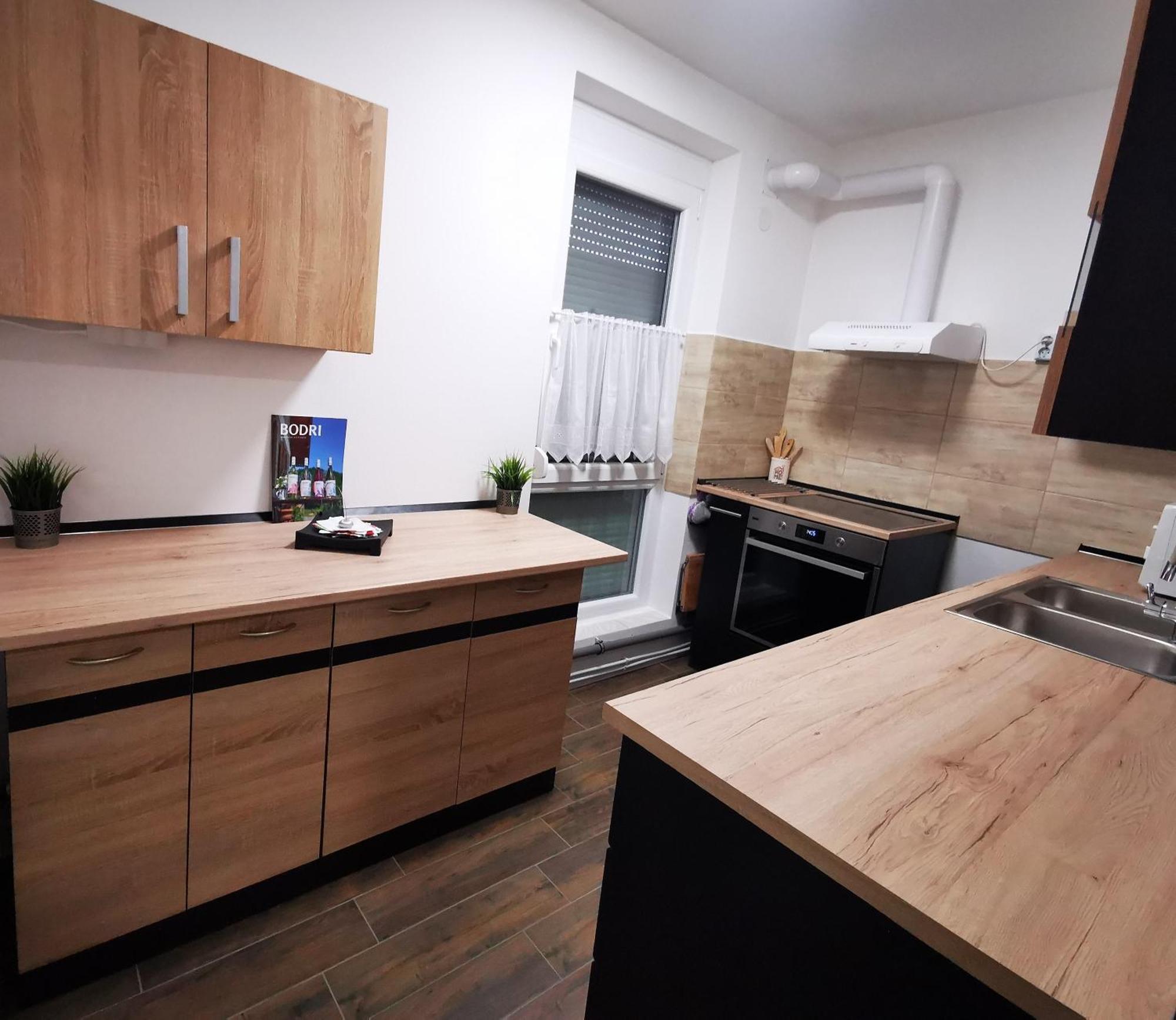 Central Park Apartman Szekszárd Екстериор снимка