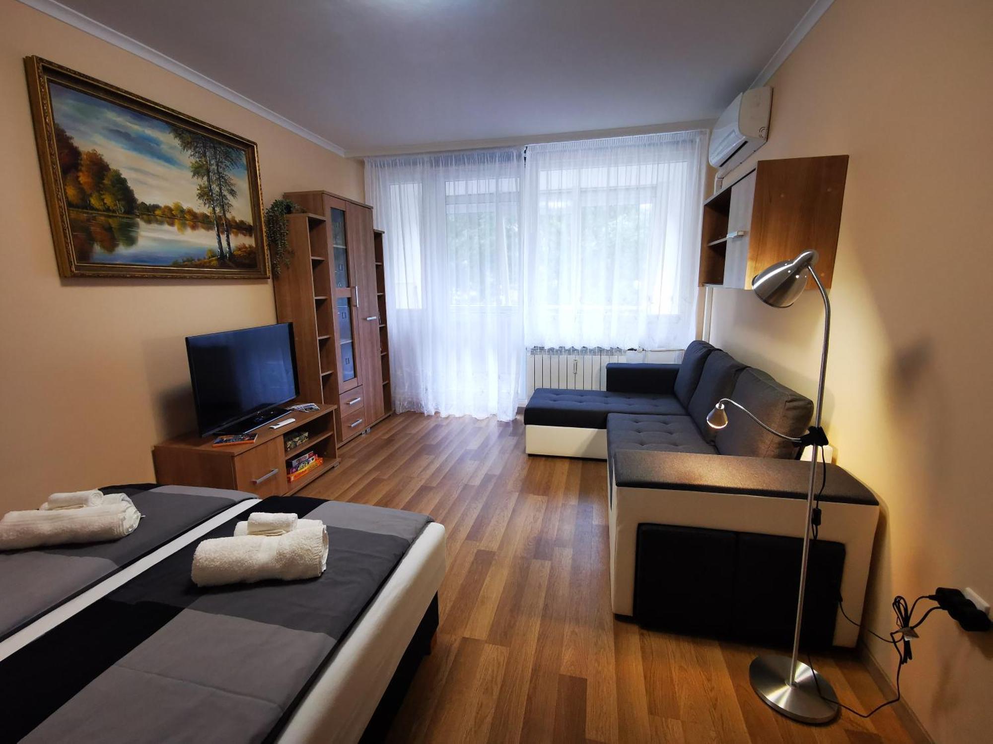 Central Park Apartman Szekszárd Екстериор снимка